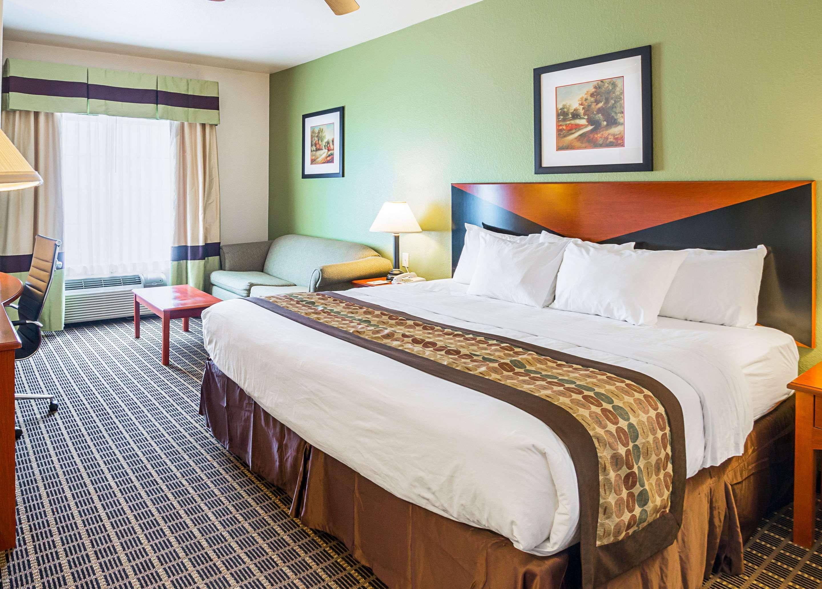 Clarion Inn & Suites Weatherford South Zewnętrze zdjęcie