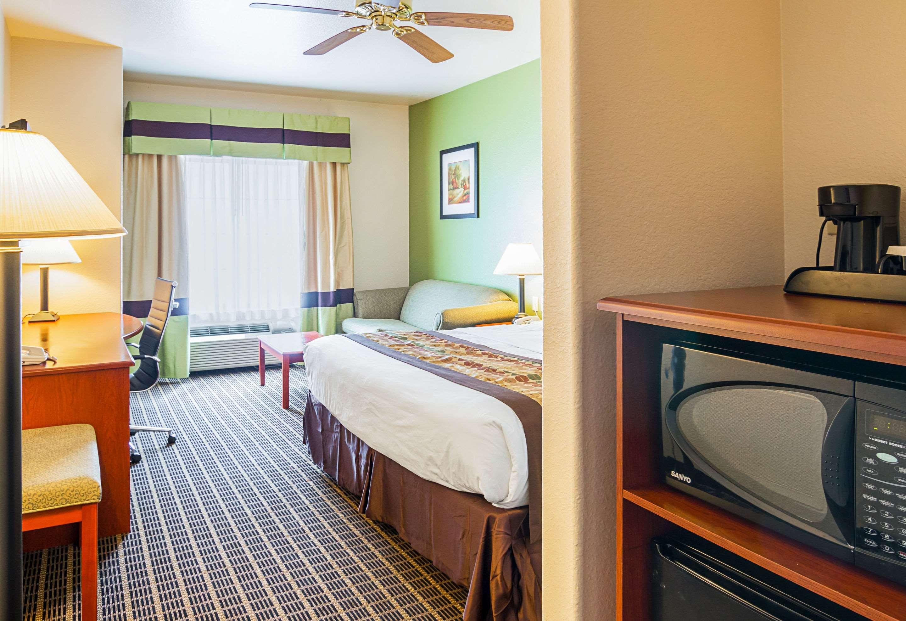 Clarion Inn & Suites Weatherford South Zewnętrze zdjęcie