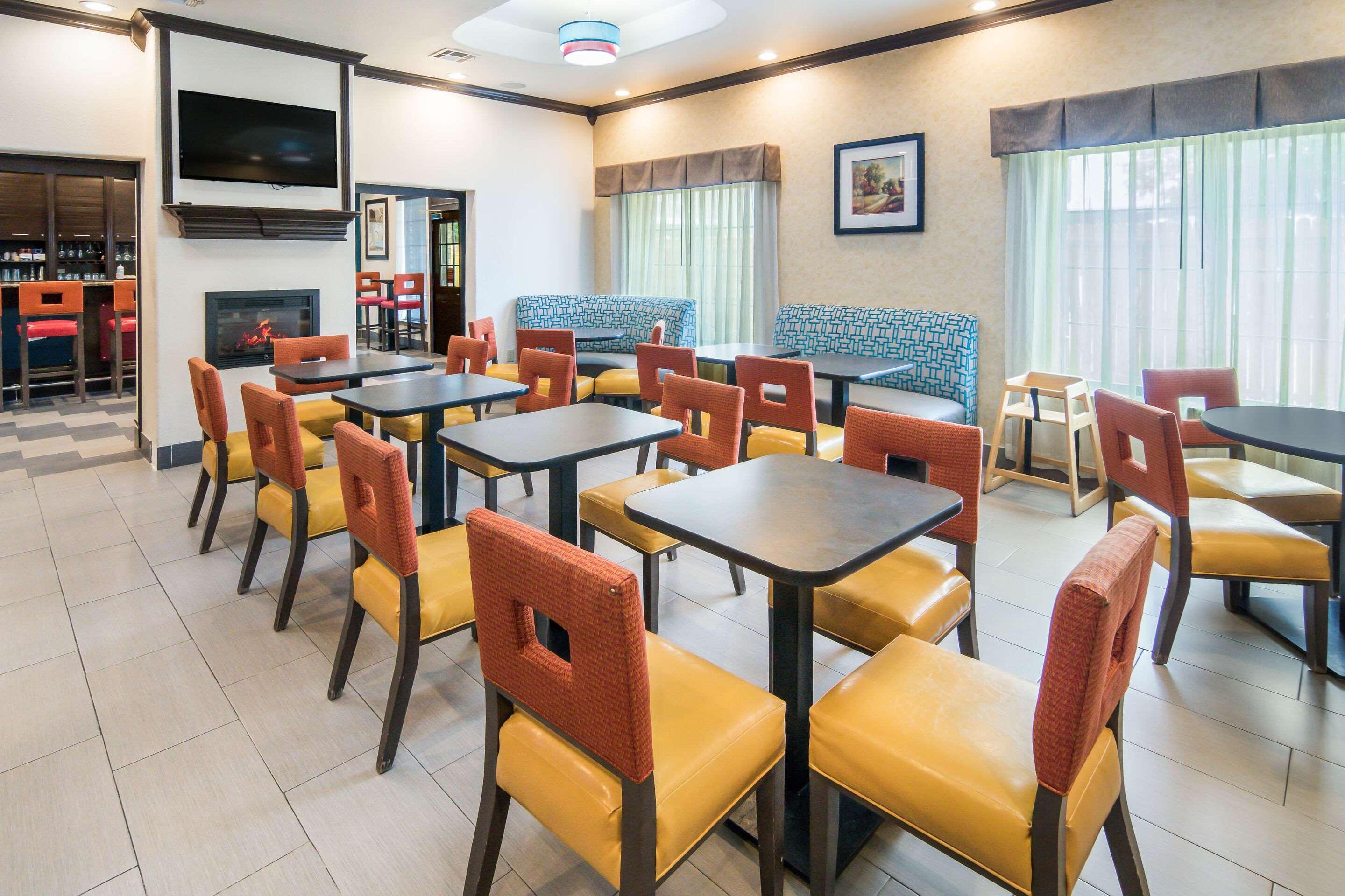 Clarion Inn & Suites Weatherford South Zewnętrze zdjęcie