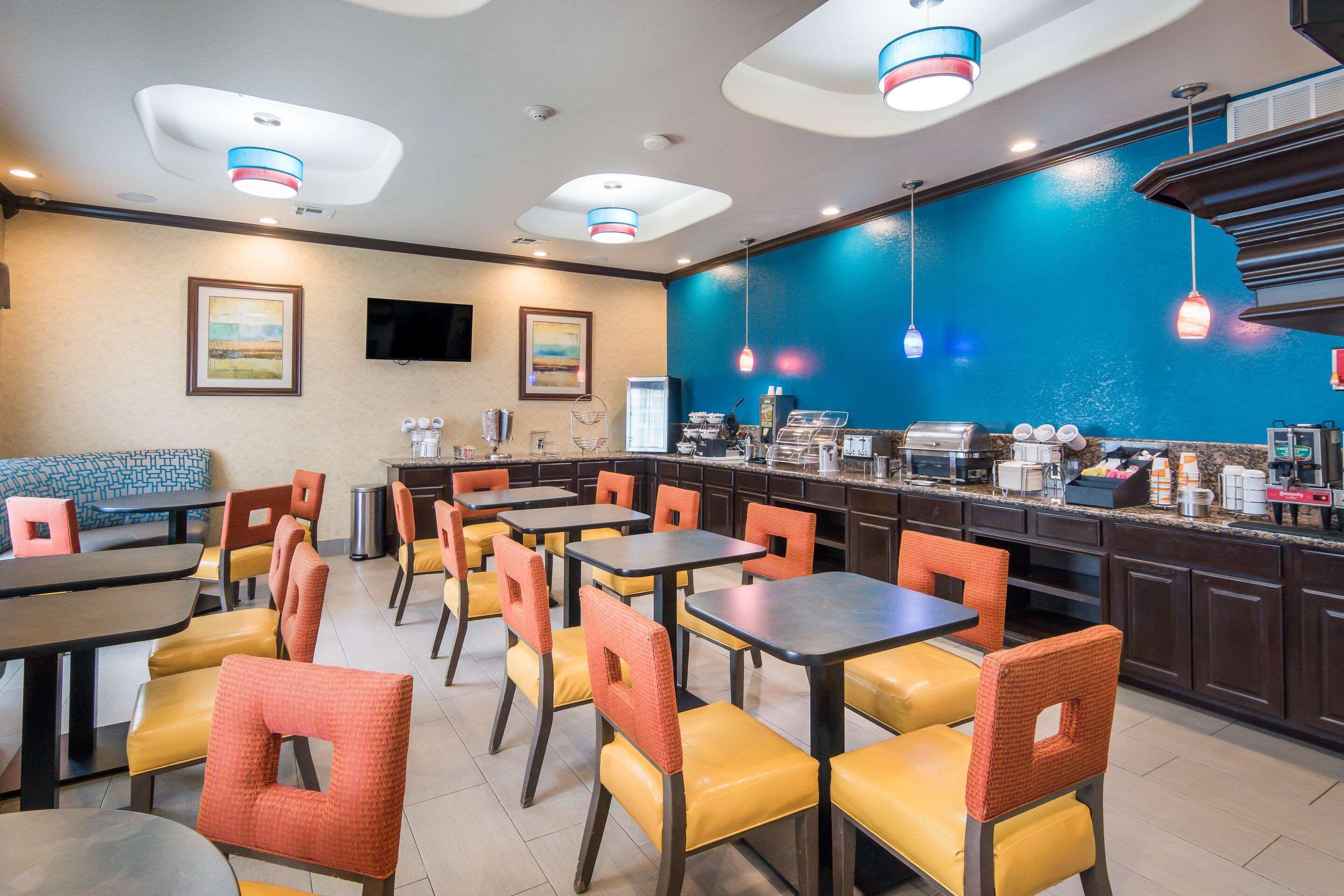 Clarion Inn & Suites Weatherford South Zewnętrze zdjęcie