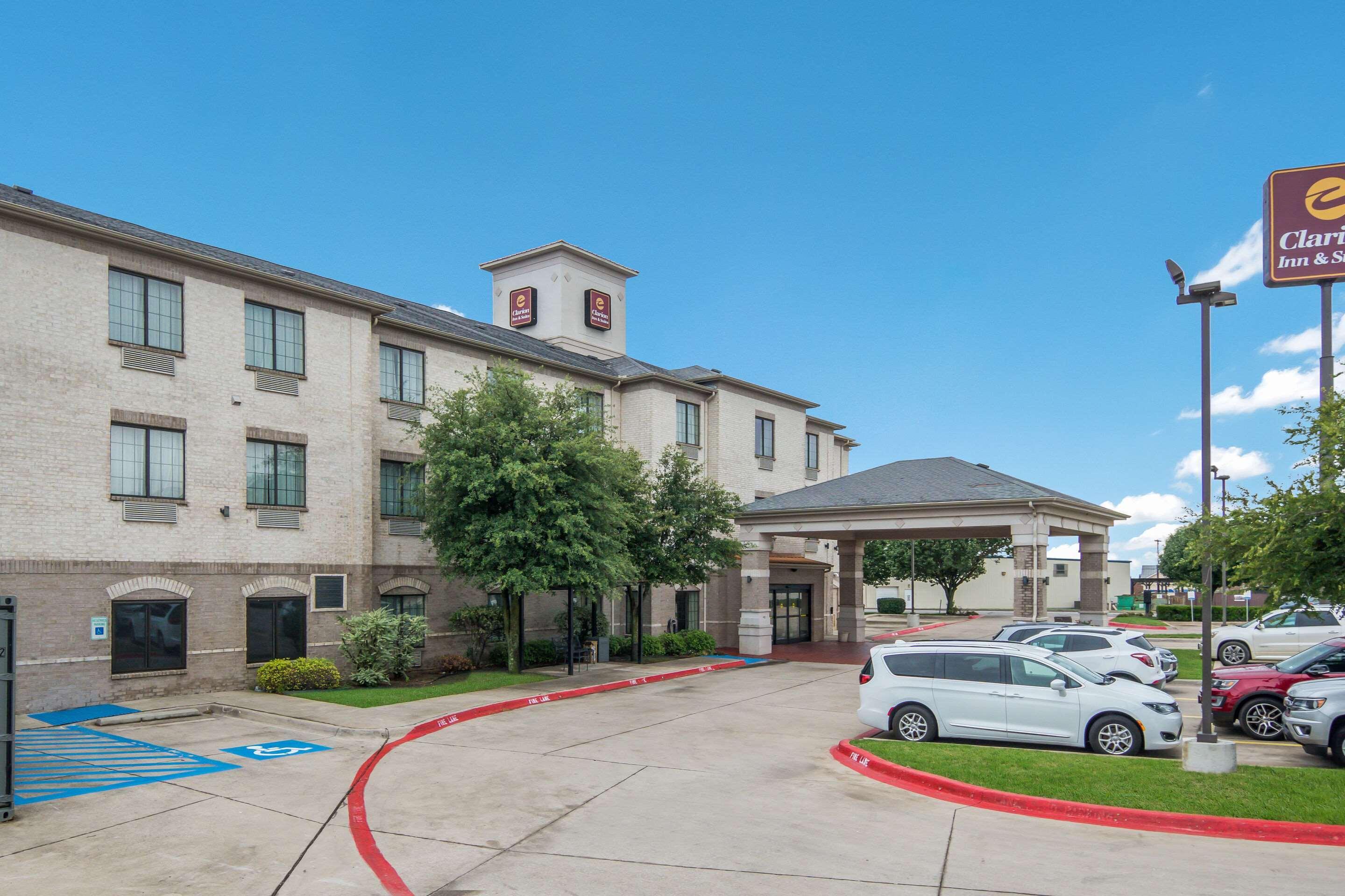 Clarion Inn & Suites Weatherford South Zewnętrze zdjęcie