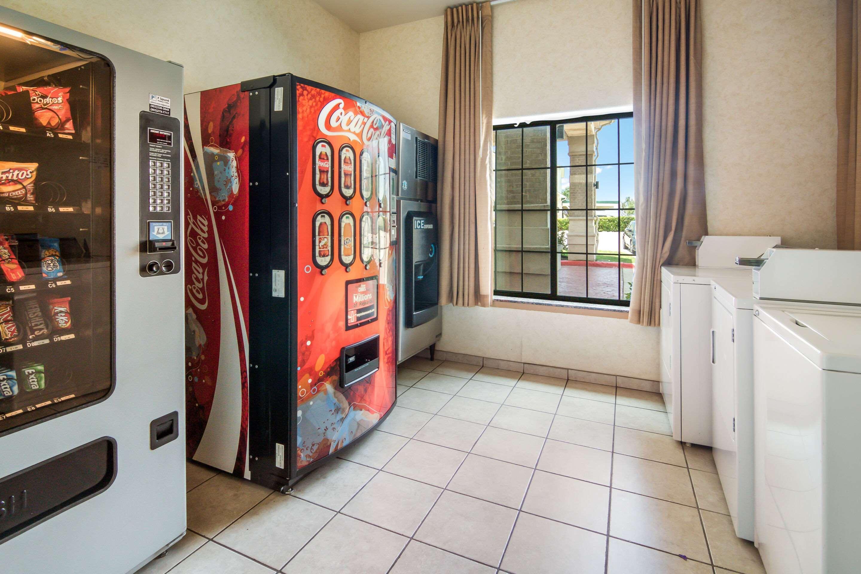 Clarion Inn & Suites Weatherford South Zewnętrze zdjęcie