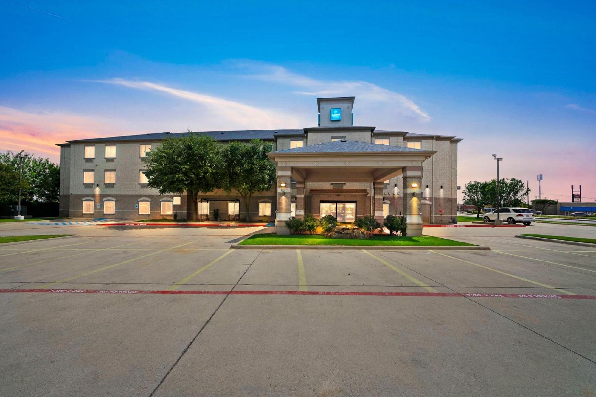 Clarion Inn & Suites Weatherford South Zewnętrze zdjęcie