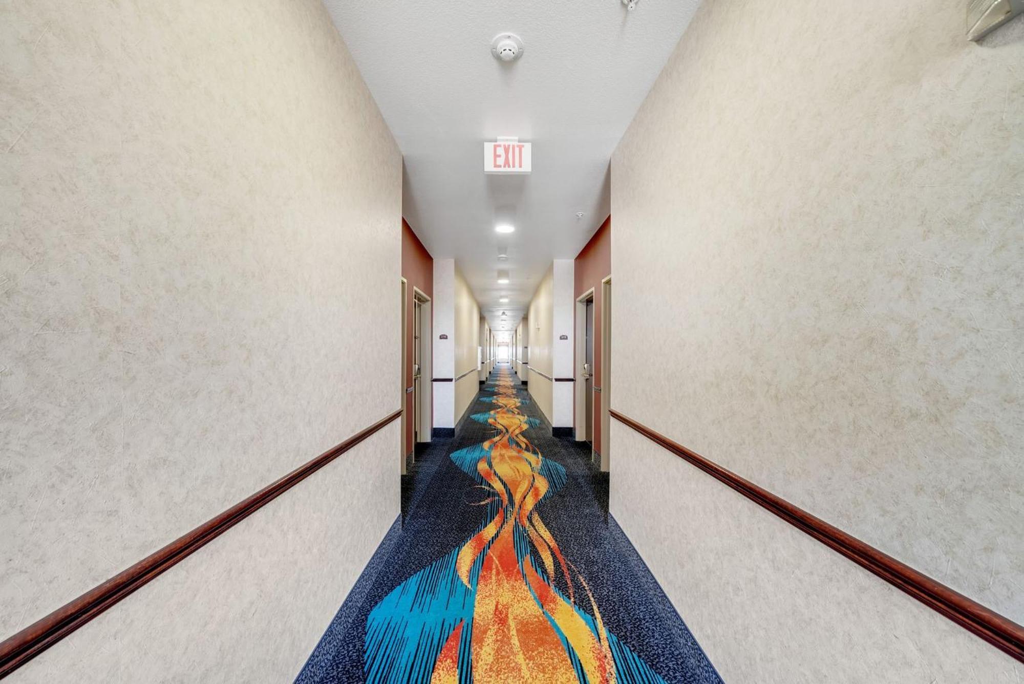 Clarion Inn & Suites Weatherford South Zewnętrze zdjęcie