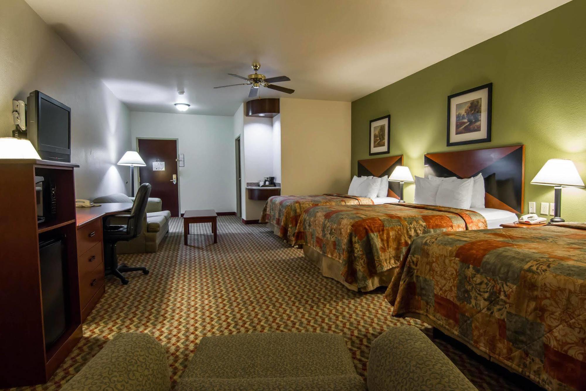 Clarion Inn & Suites Weatherford South Zewnętrze zdjęcie