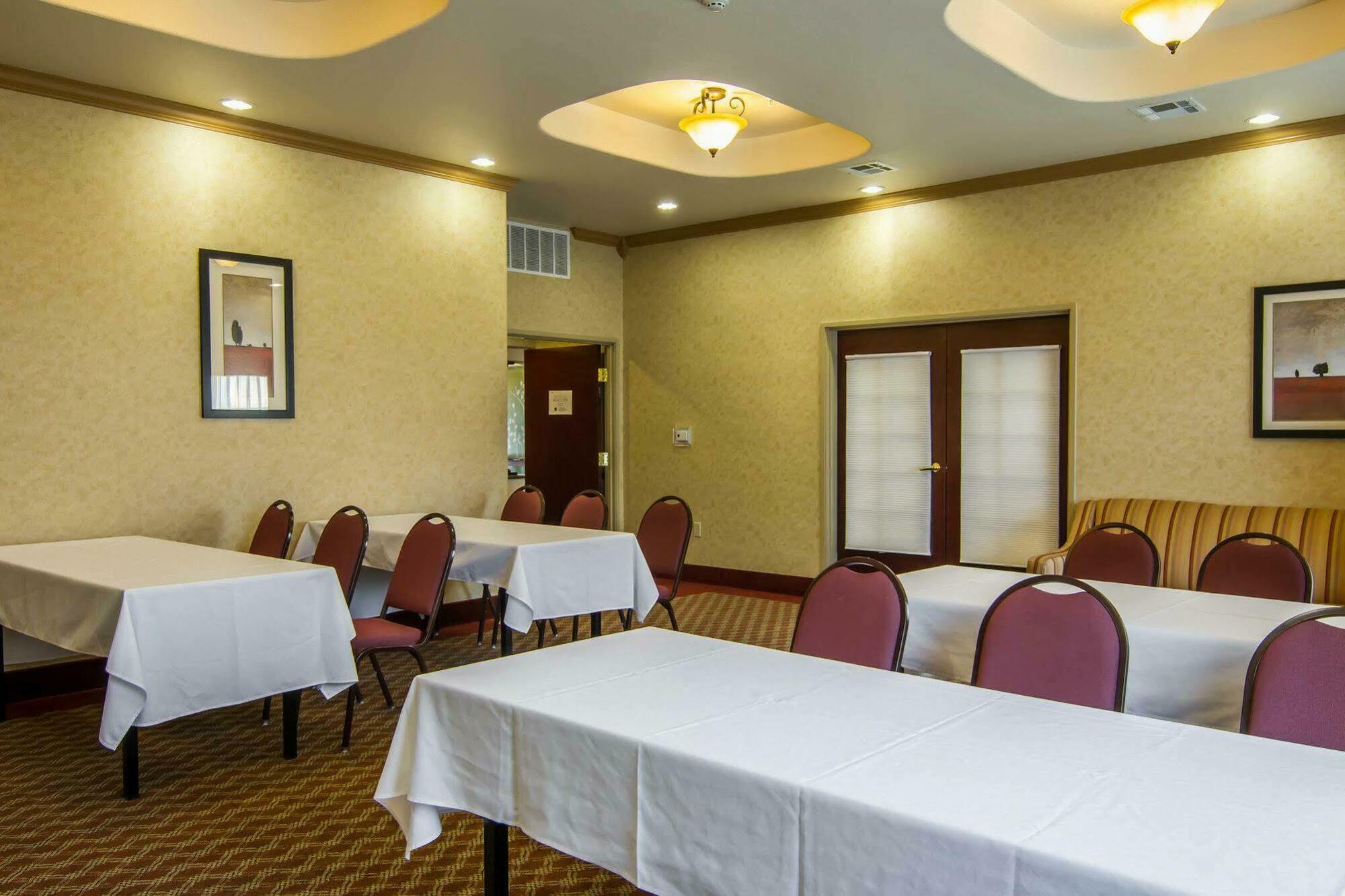 Clarion Inn & Suites Weatherford South Zewnętrze zdjęcie